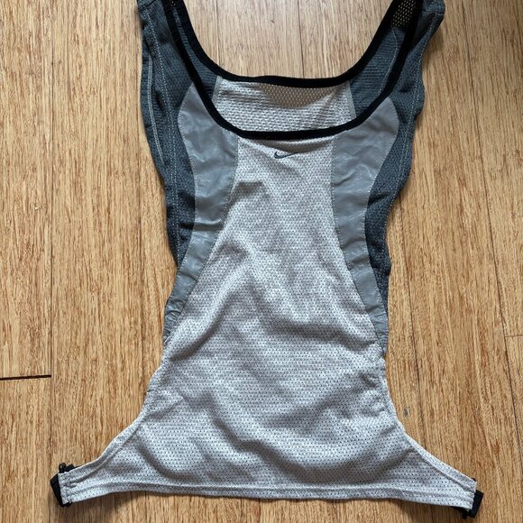 Nike Unisex Reflective Running Bib Gray Neutral One Size Fit Most Night Running - Picture 1 of 4